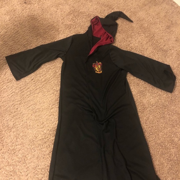 Harry Potter Gryffindor Robe & Tie - Picture 2 of 8